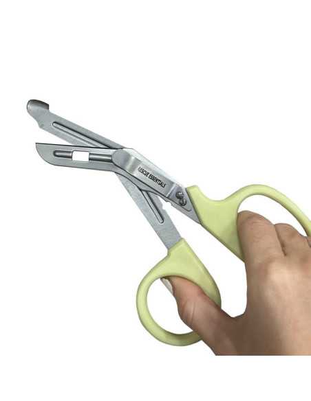 Tesoura de Trauma Inox com Grampo e Cabo Fluorescente da rescue essential 50-0672 aberta Tesoura de Trauma Inox com Grampo e Cabo Fluorescente da rescue essential 50-0672 aberta